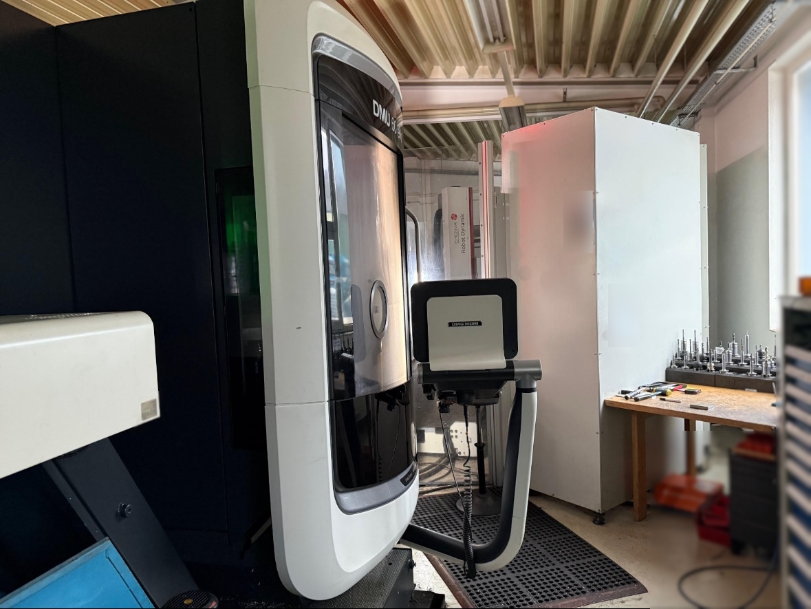 5-Axis CNC Vertical Machining Centre 5-Axis CNC Vertical Machining Centre